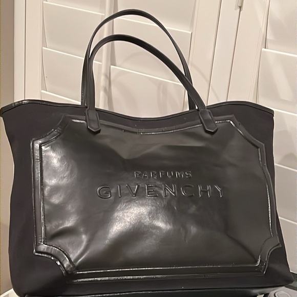 Authentic GIVENCHY BLACK TOTE BAG - Picture 5 of 16